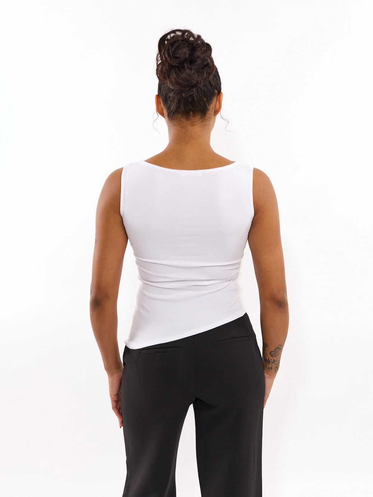 Boat Neck Asymmetrical Sleeveless Knit Top - Image 3